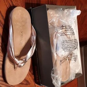 Vionic Pippa sandal leather rose gold 7 M